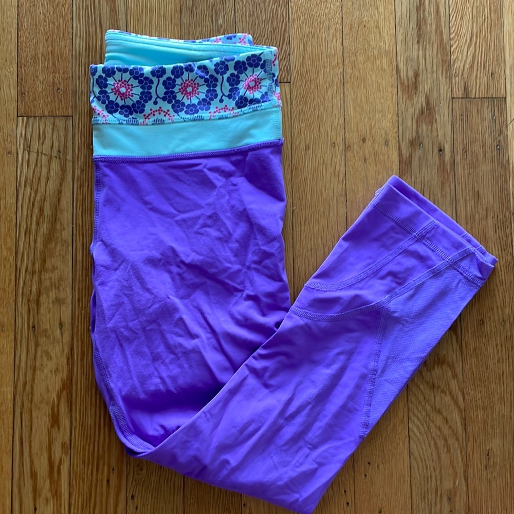 Pretty, bright Lululemon leggings!